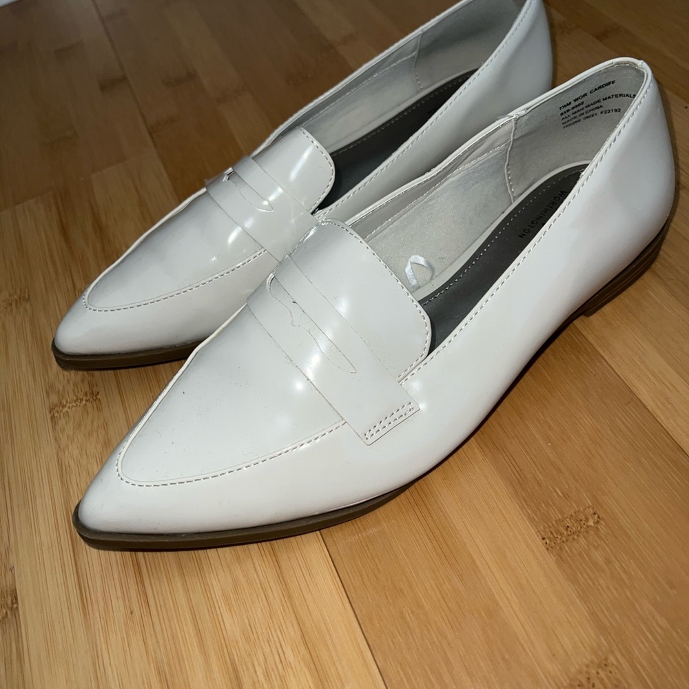 Worthington white loafers size 7.5